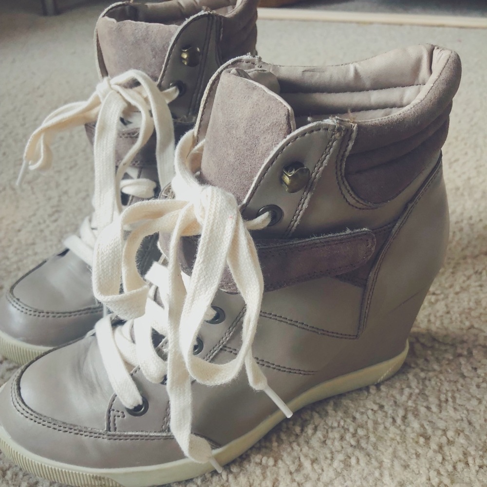 wedged fashion sneaker